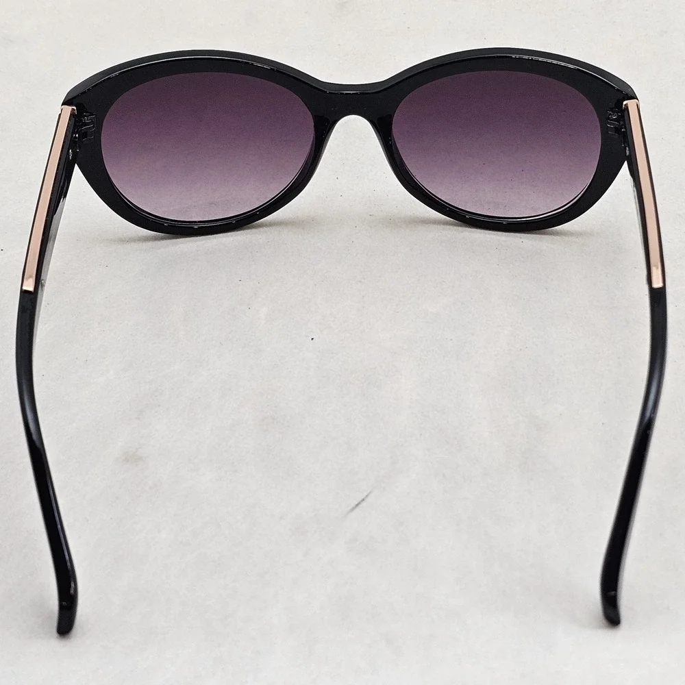 Foster Grant Lot Of 2 Womens Sunglasses Cat Eye Tortoise Glossy Black Gold Trim